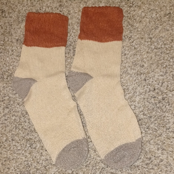Accessories - Women's Colorblock Crew Socks - Rust & Cream